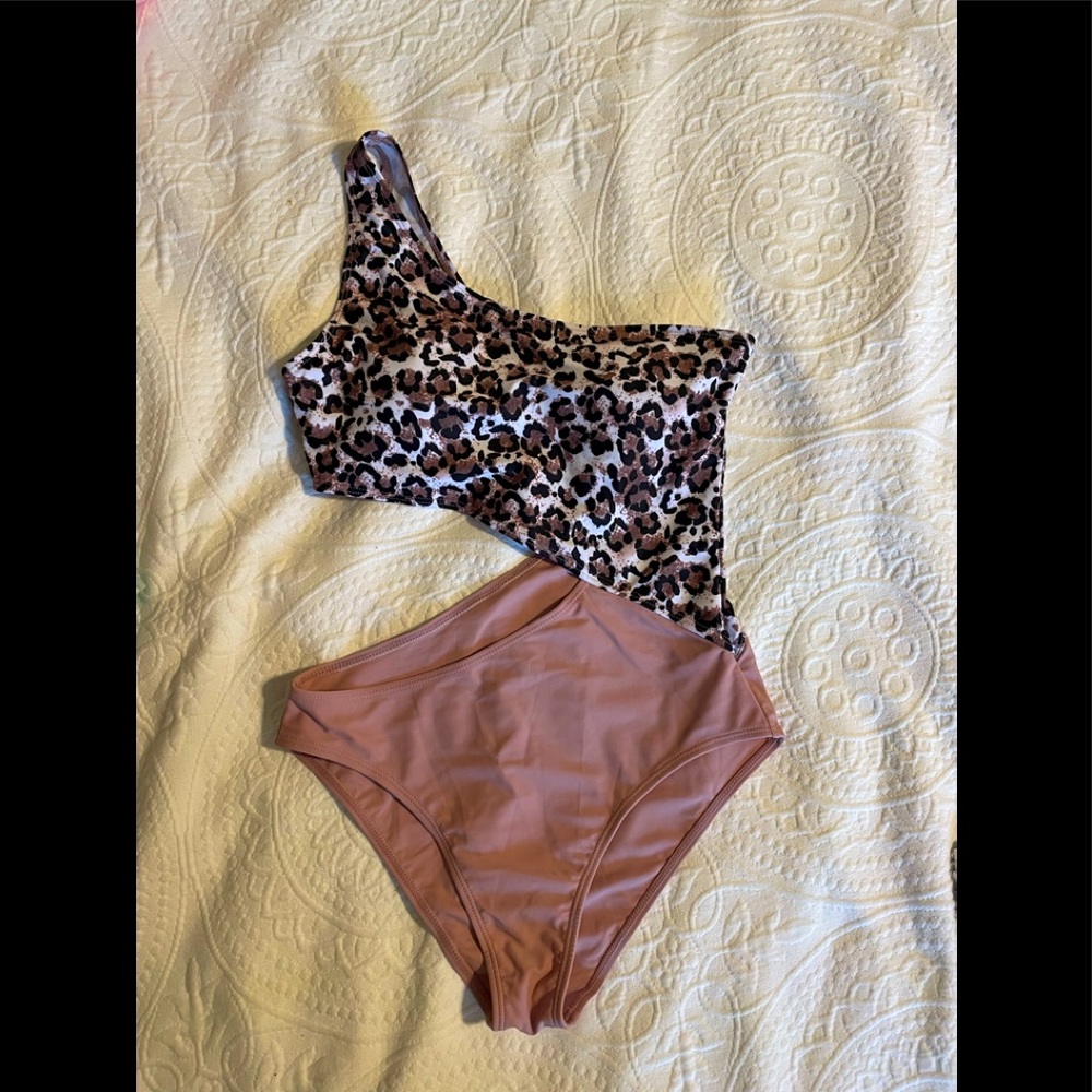 One piece Small Swimsuit NWOT